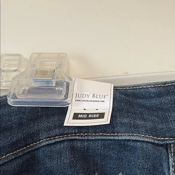 Judy Blue Ankle Cropped Distressed Blue Jeans - Picture 5 of 7